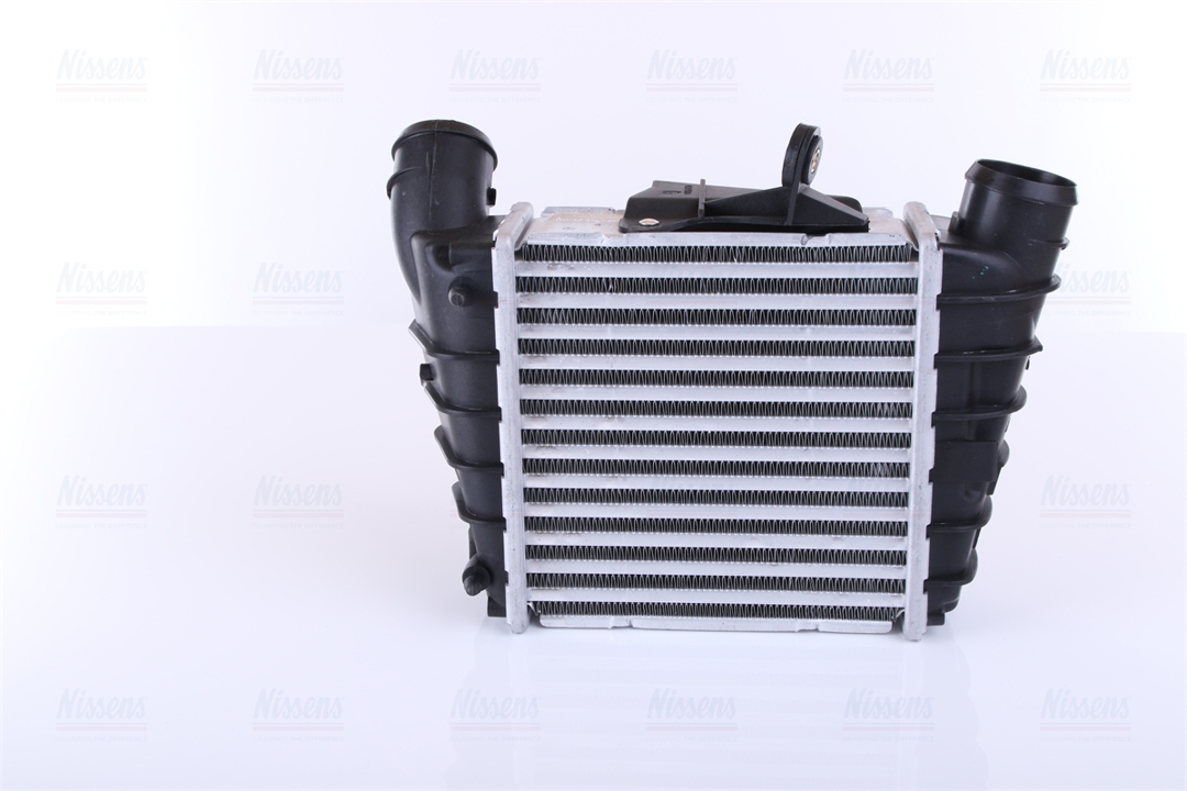 Intercooler, charger Nissens 96770