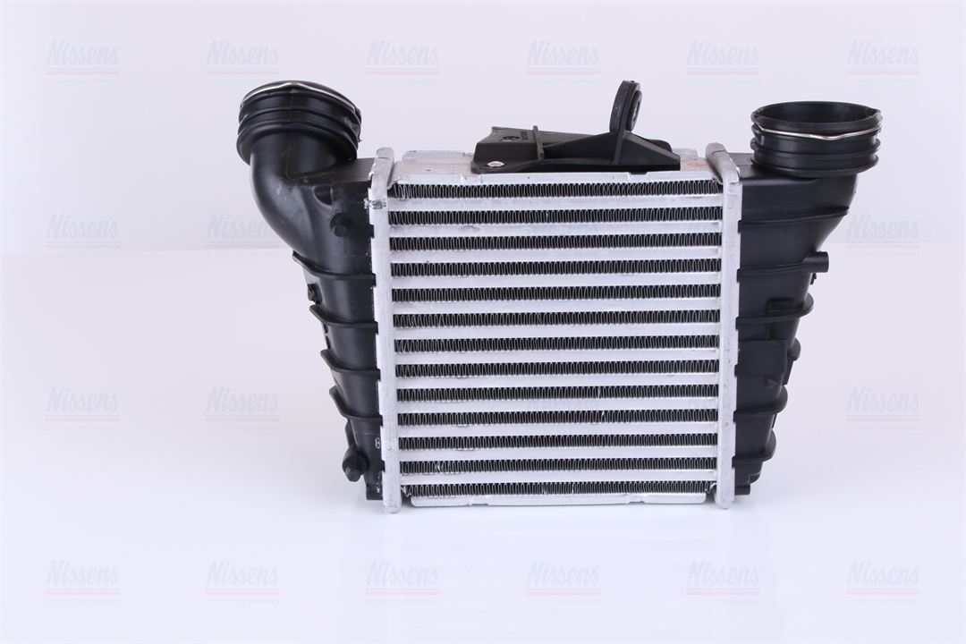 Intercooler, charger Nissens 96773