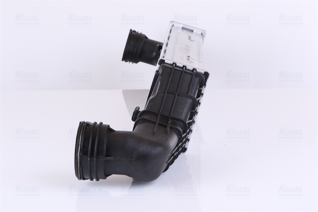Intercooler, charger Nissens 96784