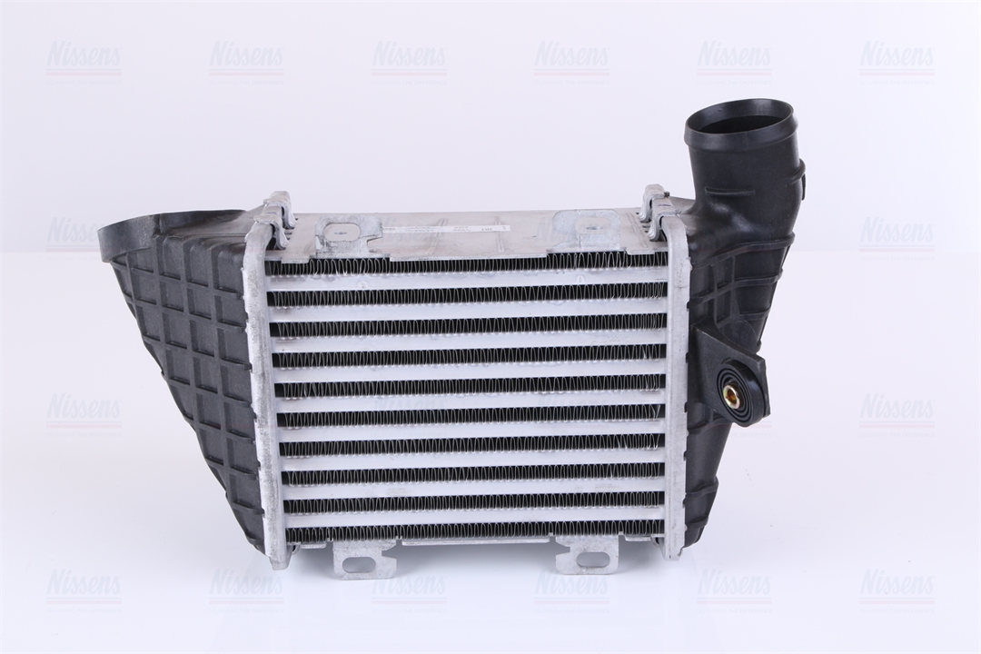 Intercooler, charger Nissens 96795