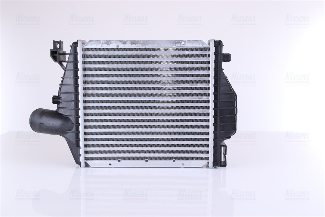 Intercooler, charger Nissens 96843