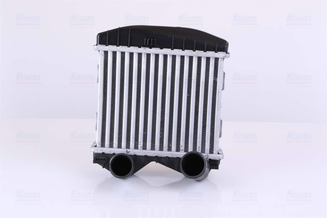 Intercooler, charger Nissens 96893