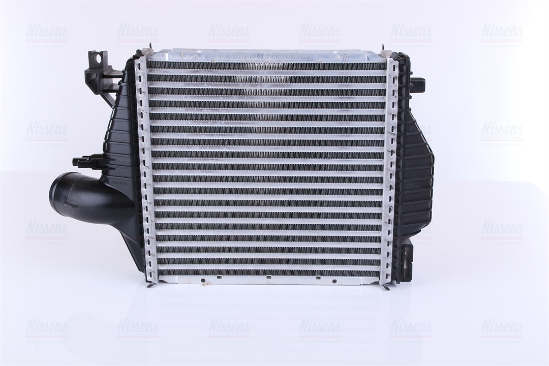 Intercooler, charger Nissens 96894