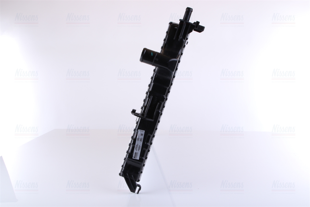 Engine cooling radiator Nissens 636019