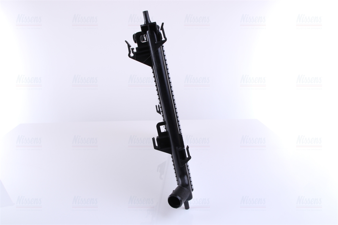 Engine cooling radiator Nissens 666213