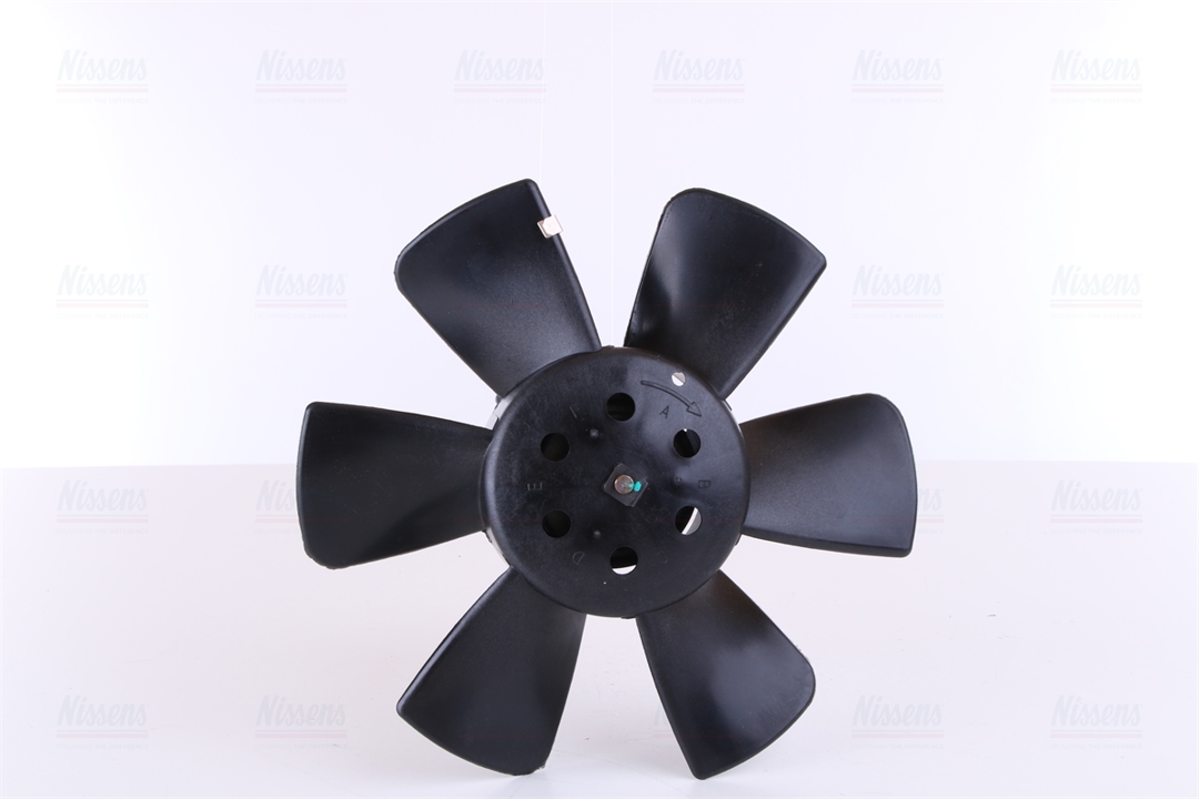 Hub, engine cooling fan wheel Nissens 85809