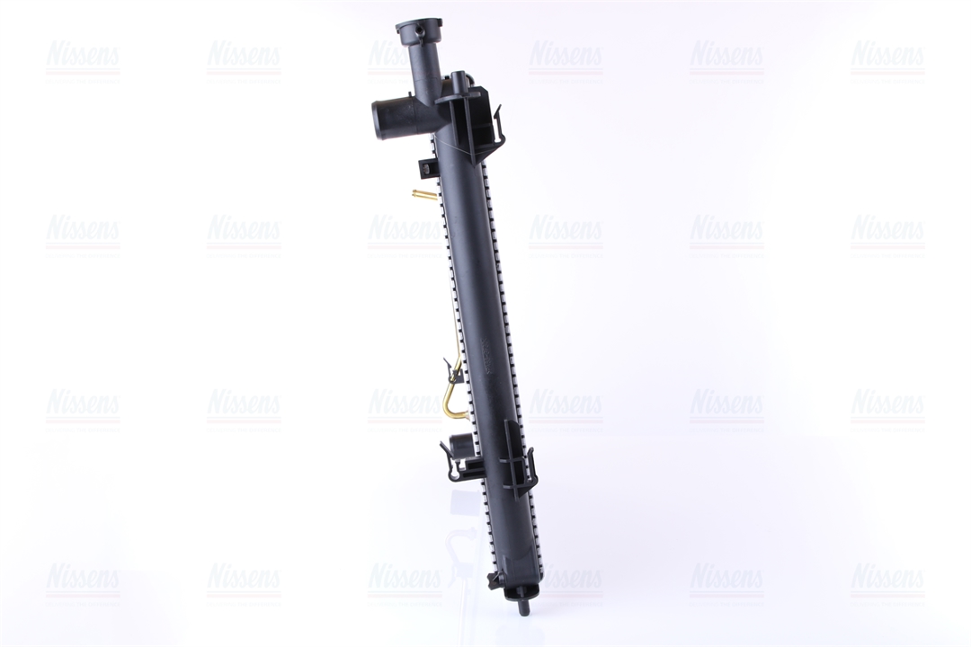 Engine cooling radiator Nissens 675046