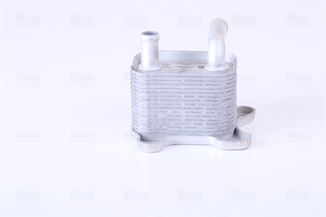 Oil cooler Nissens 90825