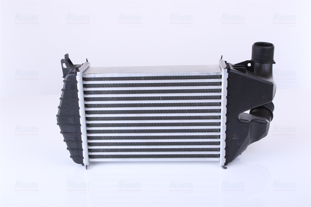 Intercooler, charger Nissens 96370