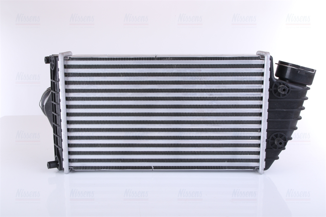 Intercooler, charger Nissens 96174