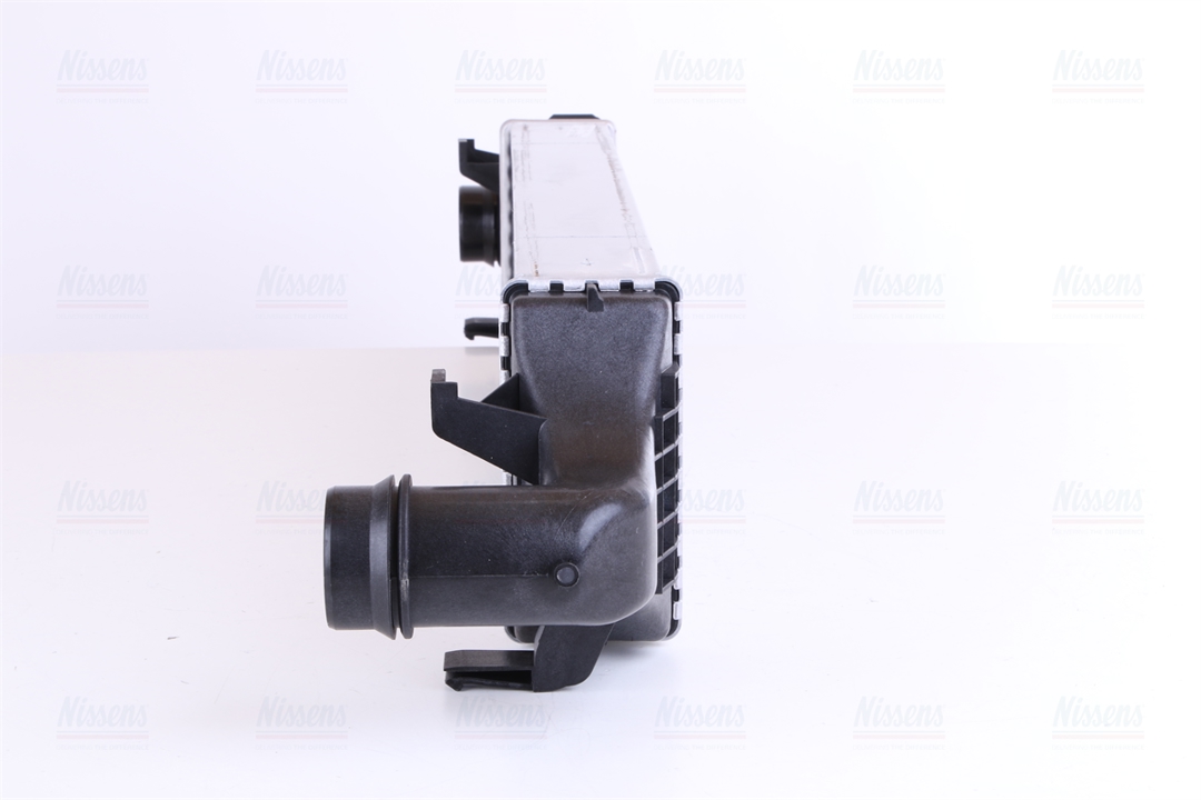 Intercooler, charger Nissens 96335