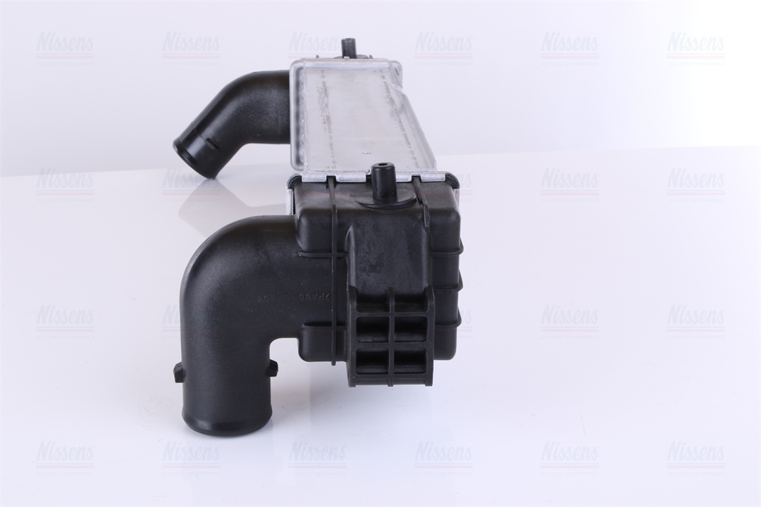 Intercooler, charger Nissens 96215