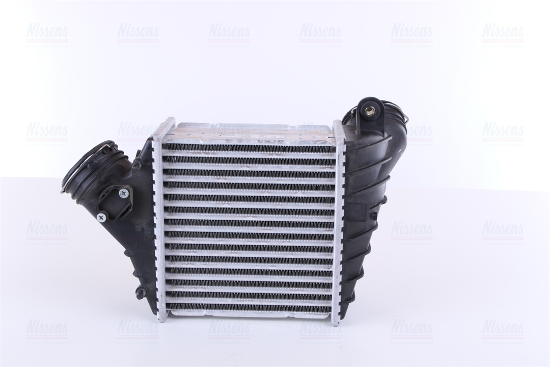 Intercooler, charger Nissens 96176