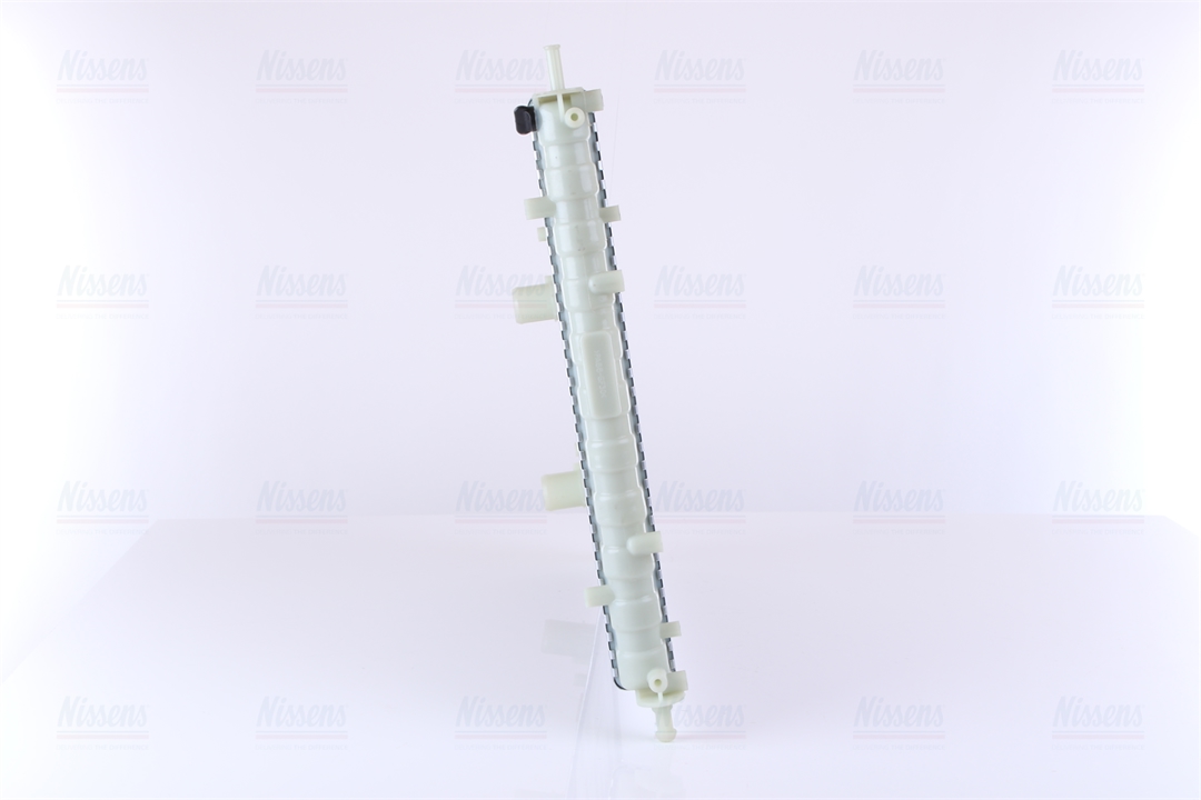 Engine cooling radiator Nissens 617878