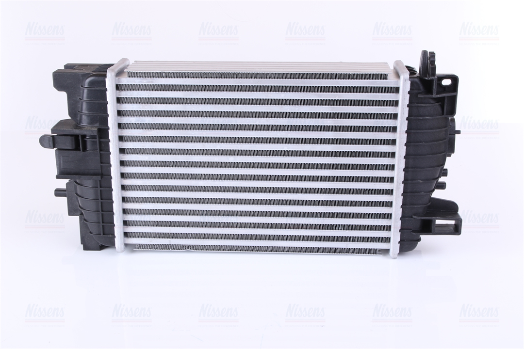 Intercooler, charger Nissens 96197