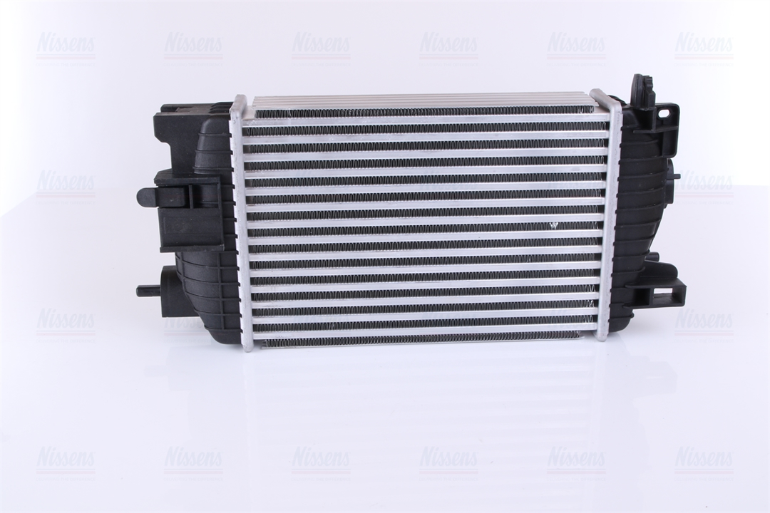 Intercooler, charger Nissens 96196