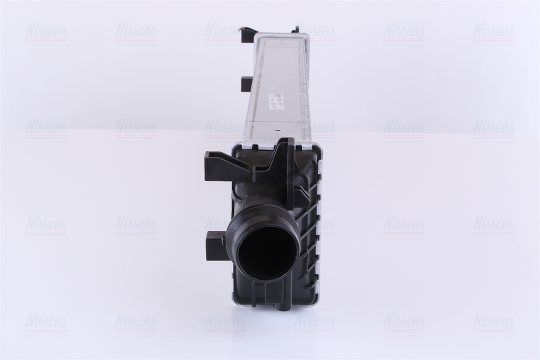 Intercooler, charger Nissens 96173