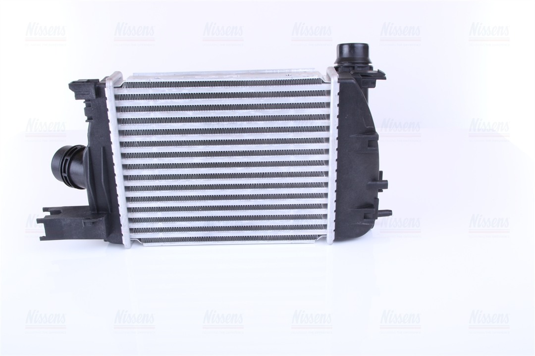 Intercooler, charger Nissens 96328