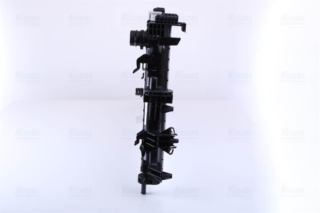 Engine cooling radiator Nissens 617879