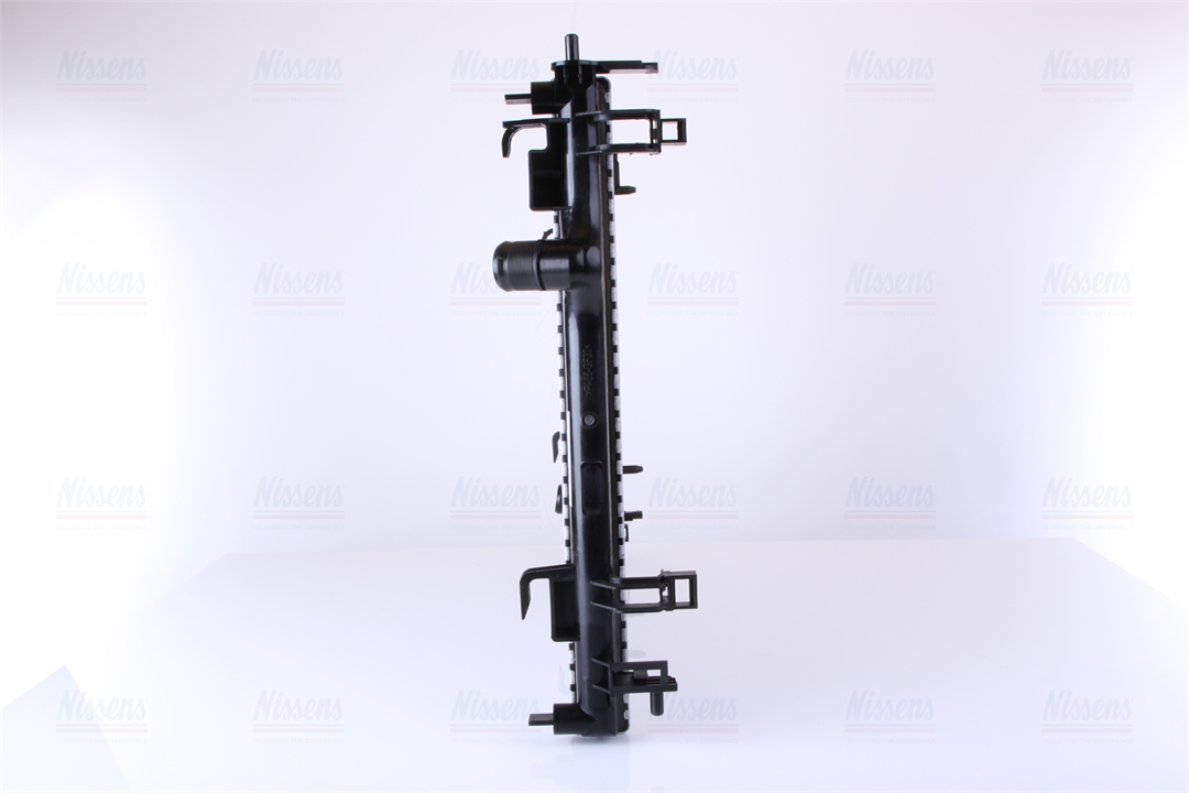Engine cooling radiator Nissens 637664