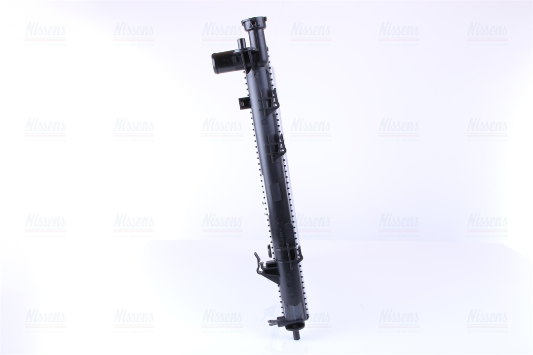 Engine cooling radiator Nissens 675019