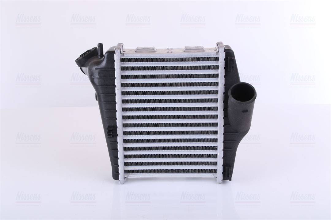 Intercooler, charger Nissens 96177