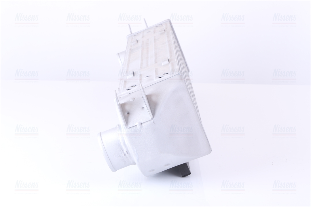 Intercooler, charger Nissens 96243