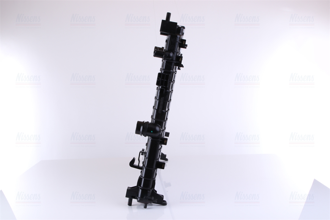 Engine cooling radiator Nissens 630775