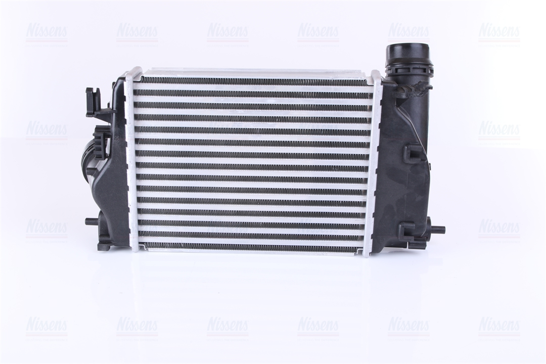 Intercooler, charger Nissens 961118