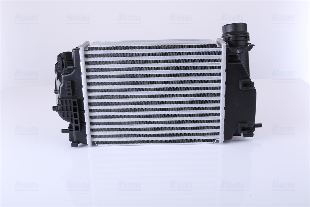 Intercooler, charger Nissens 961121