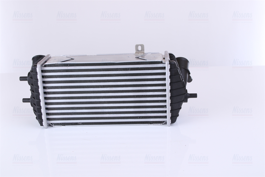 Intercooler, charger Nissens 96144