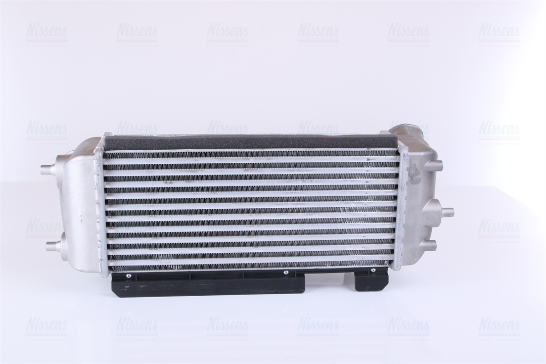 Intercooler, charger Nissens 96192