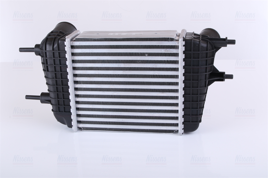Intercooler, charger Nissens 961116