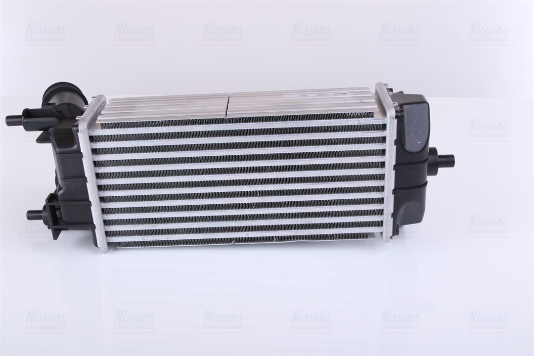 Intercooler, charger Nissens 961509