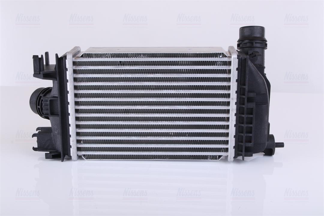 Intercooler, charger Nissens 961526