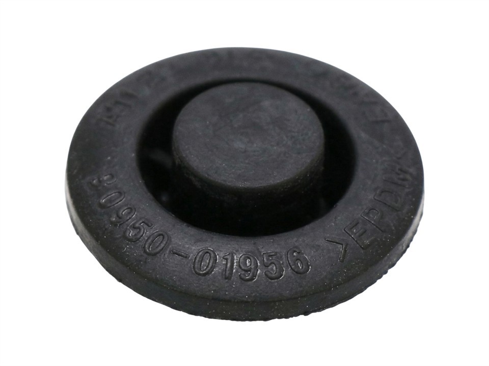 9095001956 Toyota Plug