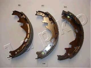 Brake shoe kit Nissan Pickup: 55136 Japko Brake shoe set