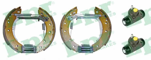 brake-shoes-with-cylinders-set-oek221-8365484
