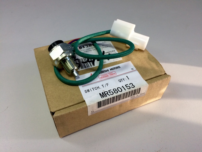 Mitsubishi MR580153 Transfer Case Sensor MR580153